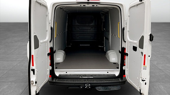Volkswagen Crafter 12 of 12