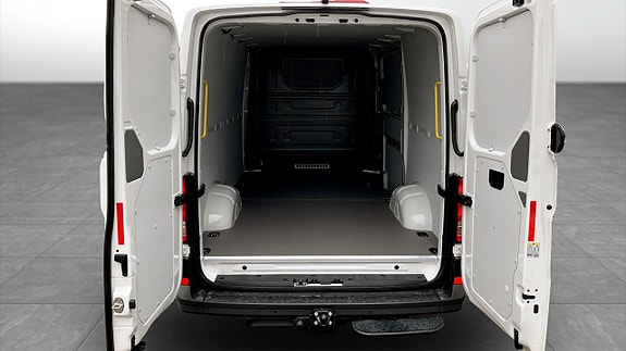 Volkswagen Crafter 12 of 12