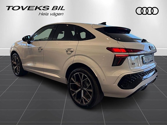 Audi Q3 4 of 22