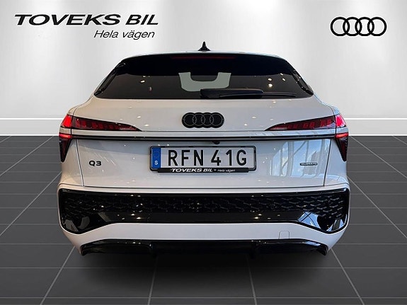 Audi Q3 3 of 22