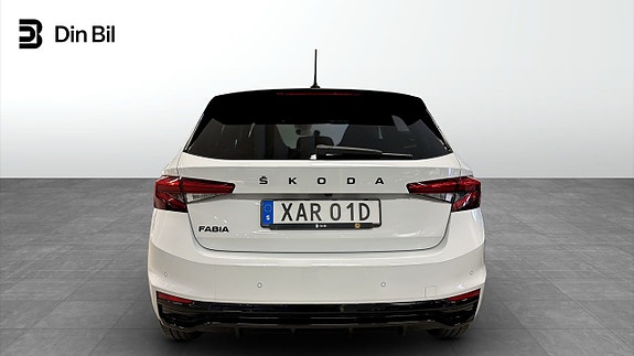 Skoda Fabia 5 of 13