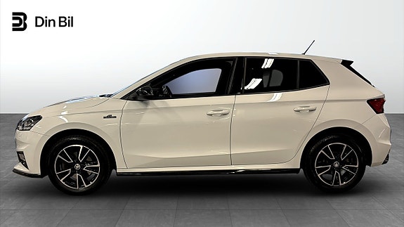 Skoda Fabia 2 of 13