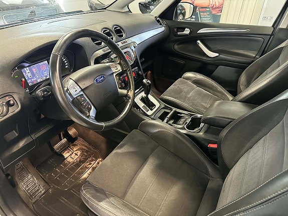 Ford S-MAX 8 of 15