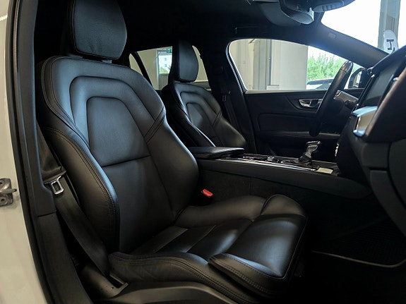 Volvo V60 8 of 17