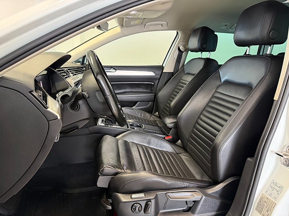 Volkswagen Passat Alltrack 7 of 15