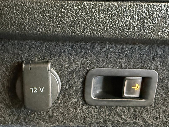 Volkswagen Passat Alltrack 15 of 15