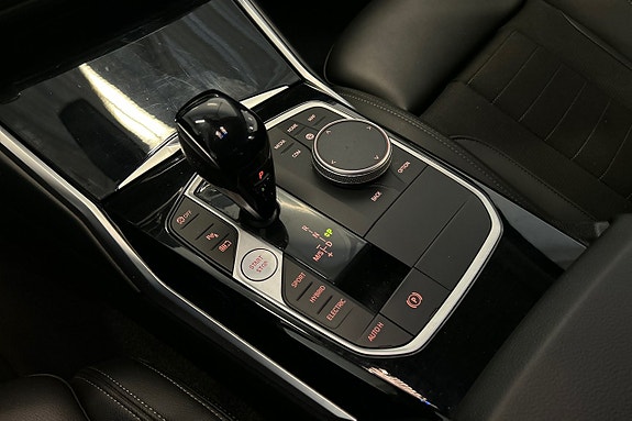 BMW 330e 16 of 23