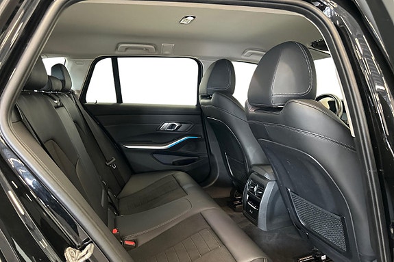 BMW 330e 19 of 23