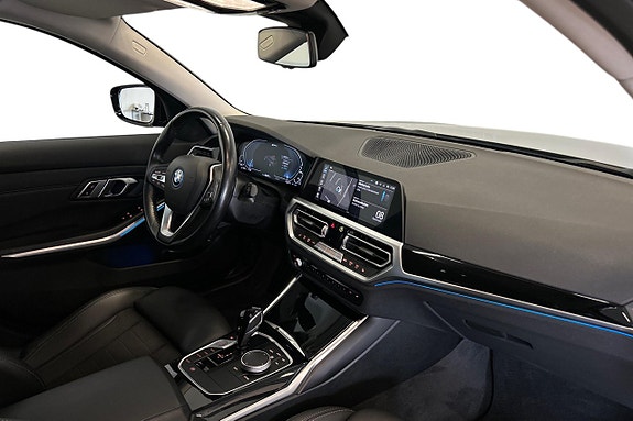 BMW 330e 17 of 23