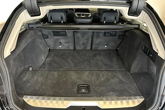 BMW 330e 21 of 23