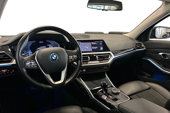 BMW 330e 10 of 23