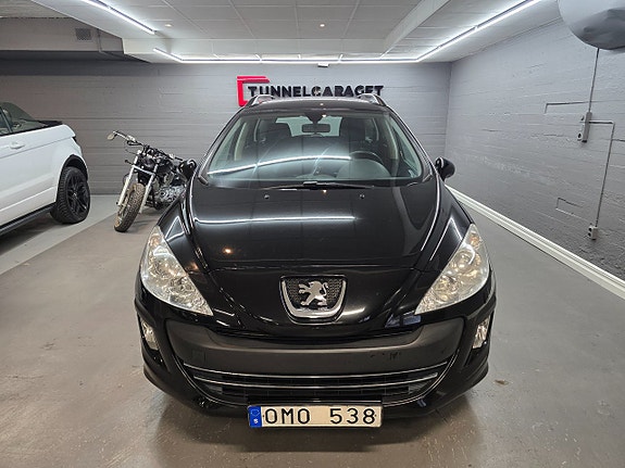 Peugeot 308 SW 3 of 8