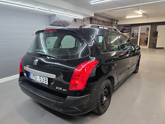 Peugeot 308 SW 5 of 8
