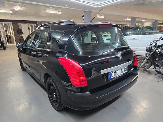 Peugeot 308 SW 4 of 8