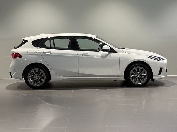 BMW 120 3 of 18