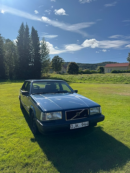 Volvo 740 2 of 12