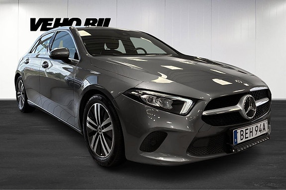 Mercedes-Benz A180 2 of 13