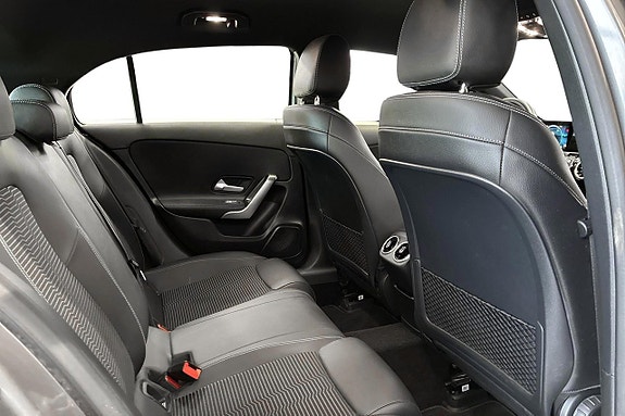 Mercedes-Benz A180 9 of 13
