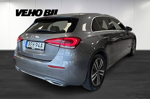 Mercedes-Benz A180 3 of 13