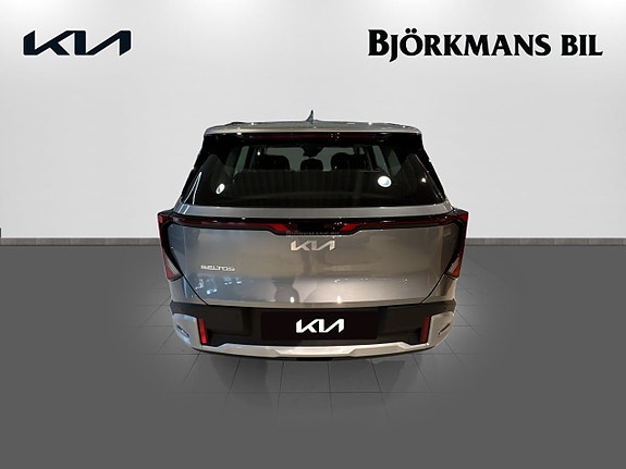Kia Seltos 5 of 20