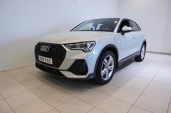 Audi Q3 2 of 21