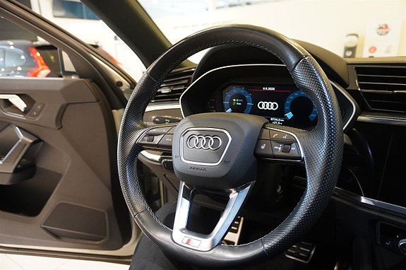 Audi Q3 18 of 21