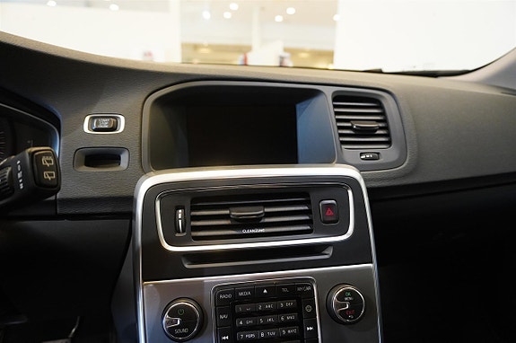 Volvo V60 15 of 18