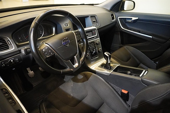 Volvo V60 11 of 18