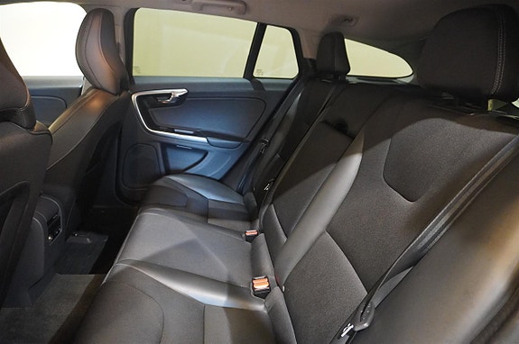 Volvo V60 10 of 18