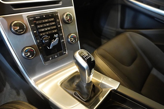 Volvo V60 16 of 18