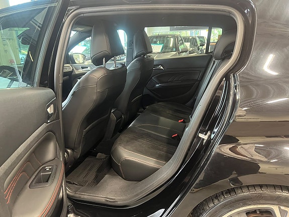Peugeot 308 12 of 27