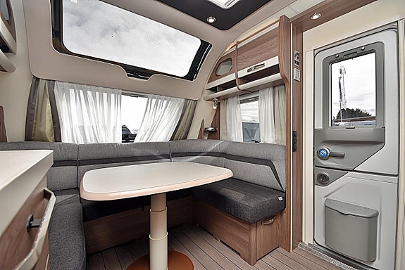 Knaus 590 UE Scandinavian Selection, Långbäddar 22 of 27
