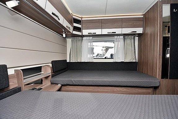 Knaus 590 UE Scandinavian Selection, Långbäddar 15 of 27
