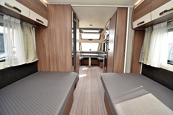 Knaus 590 UE Scandinavian Selection, Långbäddar 17 of 27