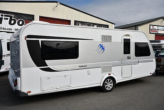 Knaus 590 UE Scandinavian Selection, Långbäddar 25 of 27