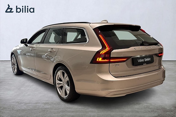 Volvo V90 2 of 21