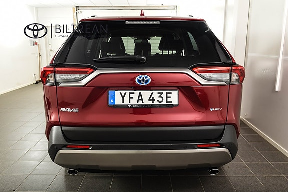 Toyota RAV4 4 of 23
