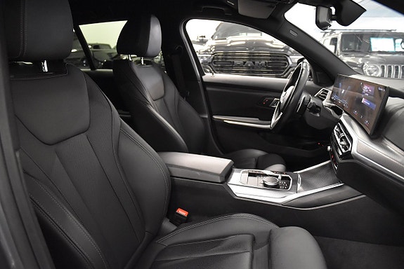 BMW 330e 13 of 25