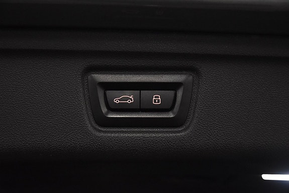 BMW 330e 24 of 25