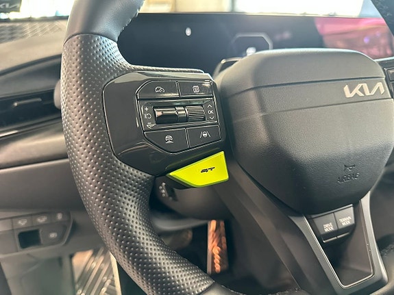 Kia EV9 18 of 24