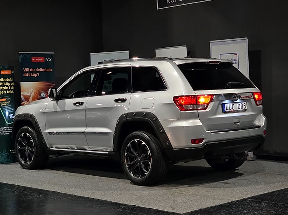 Jeep Grand Cherokee 11 of 27