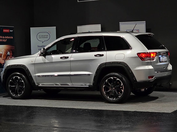 Jeep Grand Cherokee 12 of 27