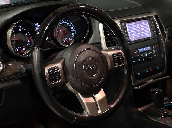 Jeep Grand Cherokee 25 of 27