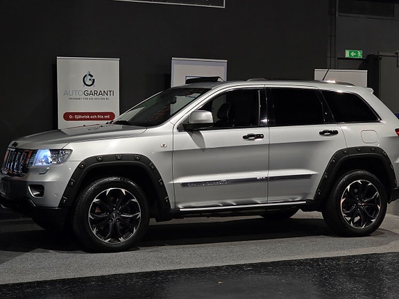 Jeep Grand Cherokee 14 of 27