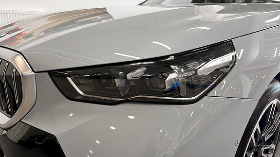 BMW 530e 11 of 14