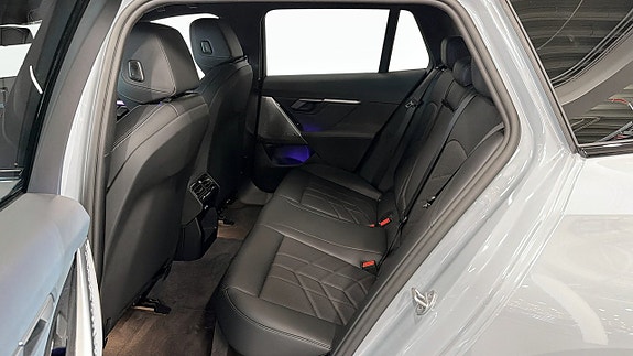 BMW 530e 5 of 14