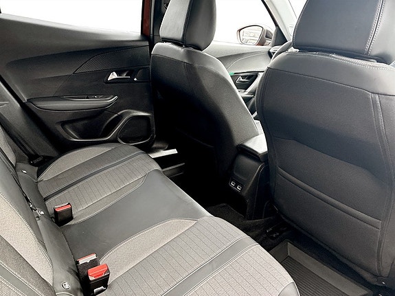 Peugeot e-2008 12 of 15