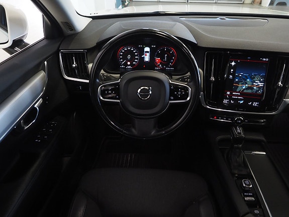Volvo V90 17 of 26