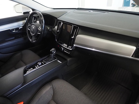 Volvo V90 14 of 26