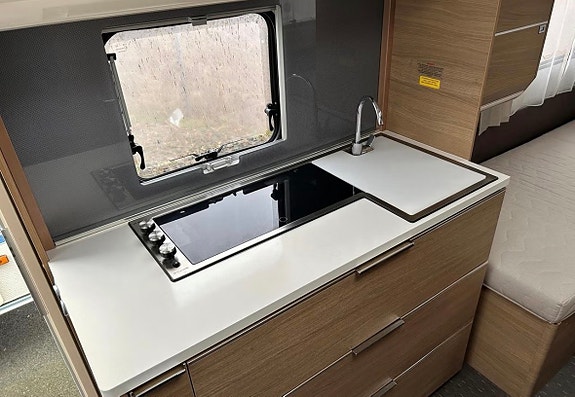Adria Adora 542UL 10 of 16